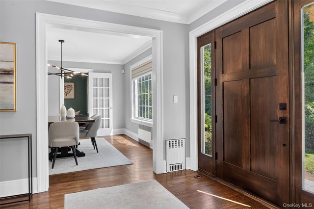 12 Drake Road, Scarsdale, NY 10583