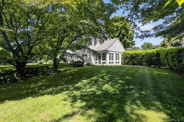12 Drake Road, Scarsdale, NY 10583