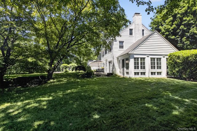 12 Drake Road, Scarsdale, NY 10583
