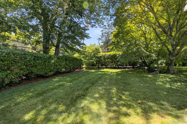 12 Drake Road, Scarsdale, NY 10583