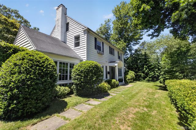 12 Drake Road, Scarsdale, NY 10583