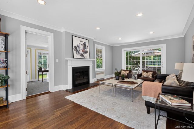 12 Drake Road, Scarsdale, NY 10583