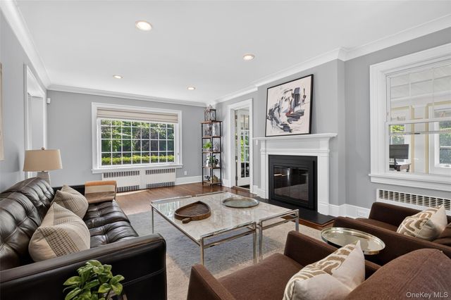 12 Drake Road, Scarsdale, NY 10583