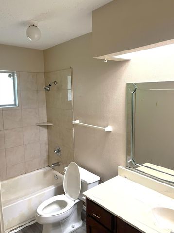 17323 Camberwell Green Lane, Houston, TX 77070