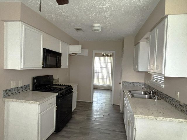 17323 Camberwell Green Lane, Houston, TX 77070