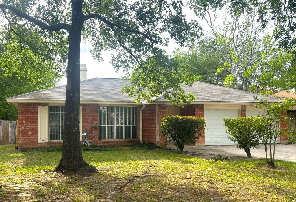 17323 Camberwell Green Lane, Houston, TX 77070