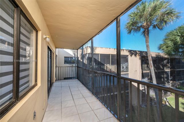 8415 SW 107th Ave 338W, Miami, FL 33173