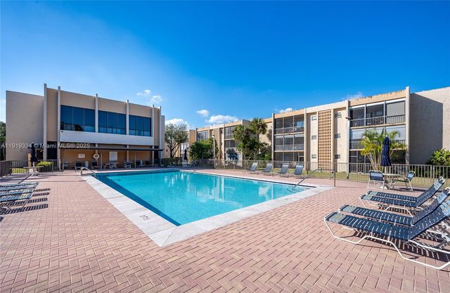 8415 SW 107th Ave 338W, Miami, FL 33173