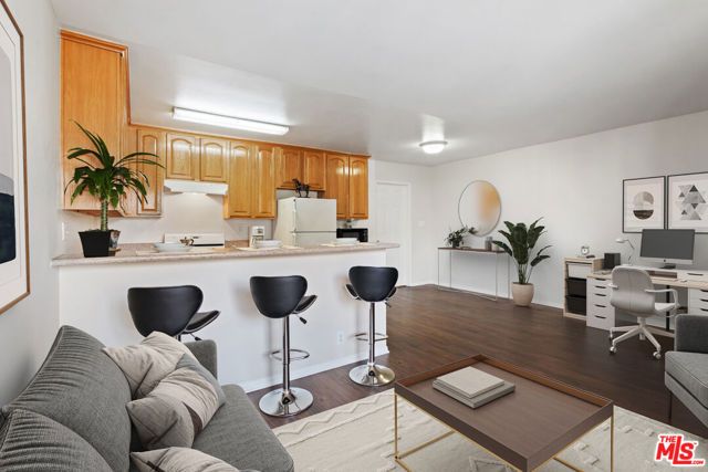 721 W 30th Street, Los Angeles, CA 90007