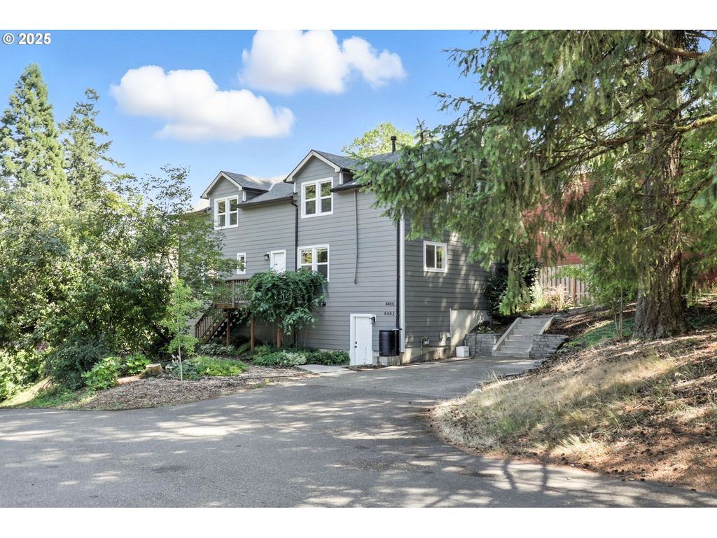 4480 Sw PASADENA St, Portland, OR 97219