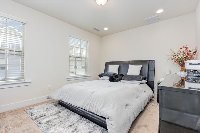 9202 Giralda Walk, Raleigh, NC 27617