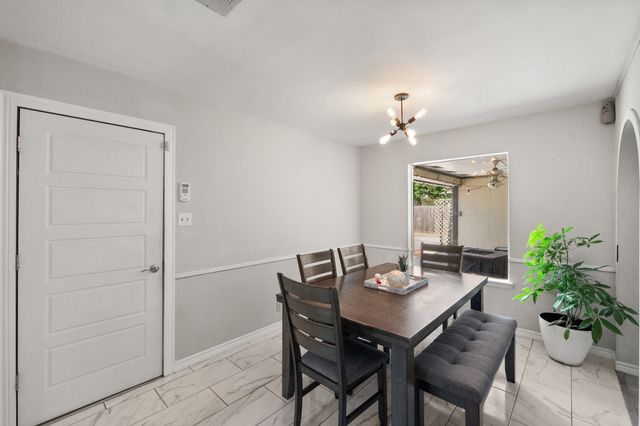 2109 Briarwood Boulevard, Arlington, TX 76013