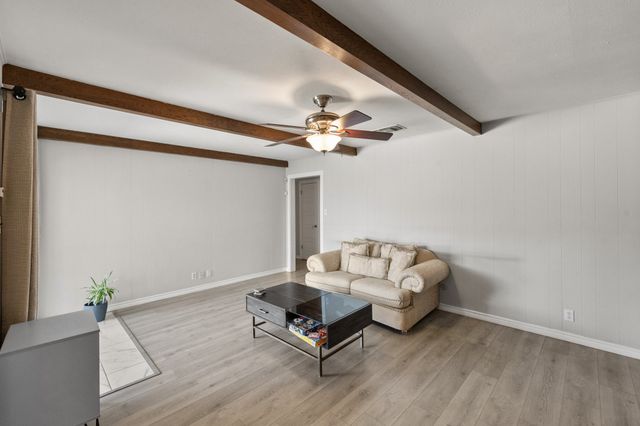 2109 Briarwood Boulevard, Arlington, TX 76013