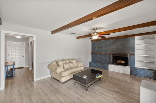 2109 Briarwood Boulevard, Arlington, TX 76013