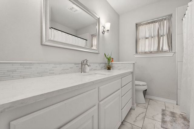 2109 Briarwood Boulevard, Arlington, TX 76013