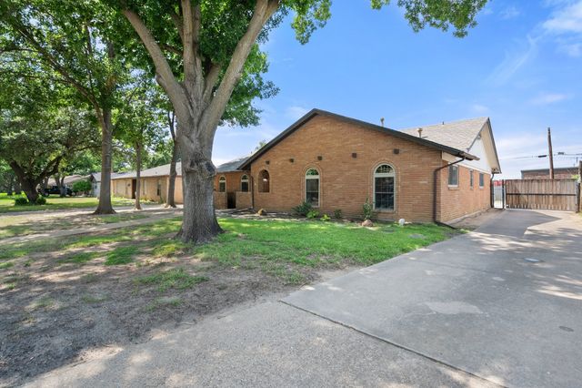 2109 Briarwood Boulevard, Arlington, TX 76013
