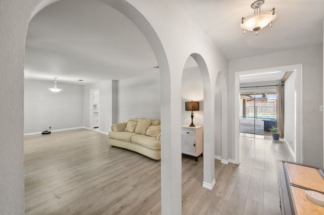 2109 Briarwood Boulevard, Arlington, TX 76013