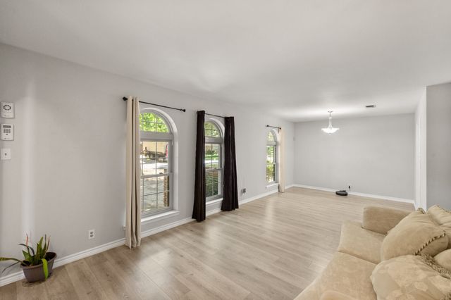 2109 Briarwood Boulevard, Arlington, TX 76013