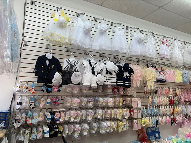 1708 W 68 Street, Hialeah, FL 33014