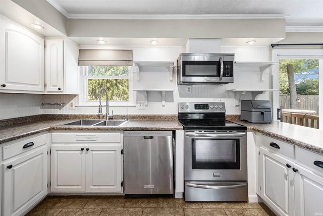 202 Blueberry Lane, West Lafayette, IN 47906