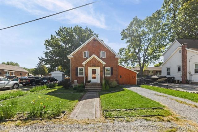 608 S Church Street, Waterloo, IL 62298
