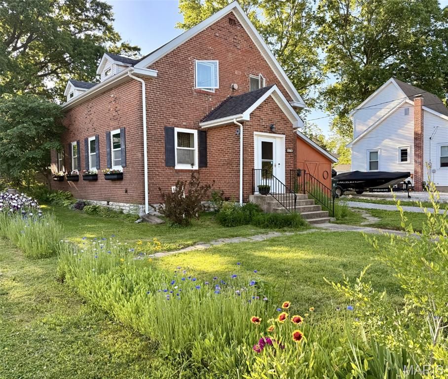 608 S Church Street, Waterloo, IL 62298