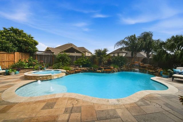 2513 Royal Field Lane, Friendswood, TX 77546