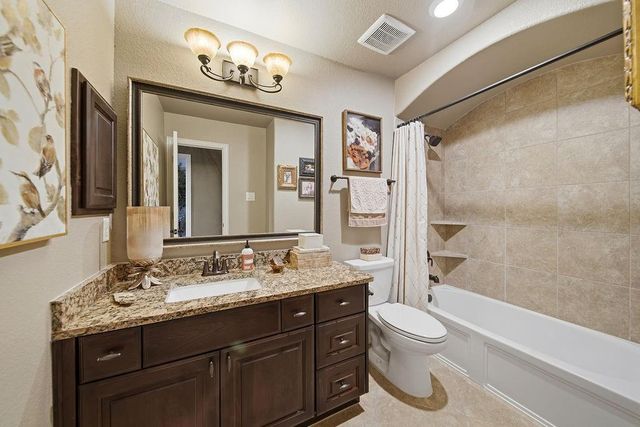2513 Royal Field Lane, Friendswood, TX 77546