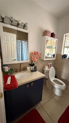 8 NW 33rd Avenue, Miami, FL 33125