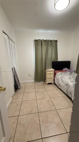 8 NW 33rd Avenue, Miami, FL 33125