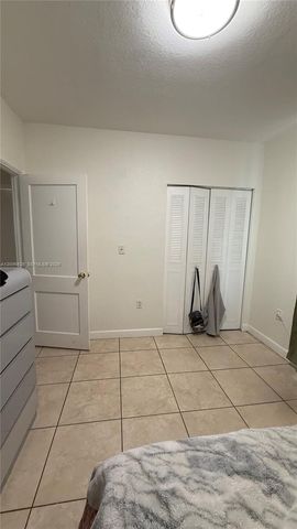 8 NW 33rd Avenue, Miami, FL 33125