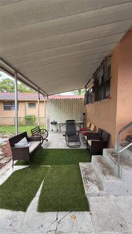 8 NW 33rd Avenue, Miami, FL 33125
