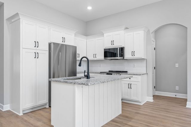 105 Reece Rd, Baxter, TN 38544