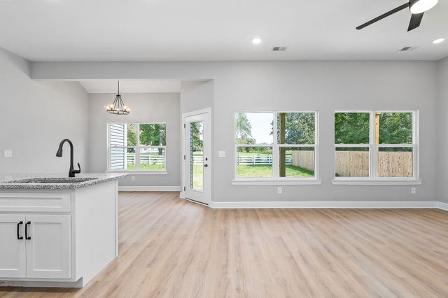 105 Reece Rd, Baxter, TN 38544