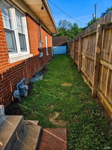 1127 N Canal Street, Mount Vernon, IN 47620