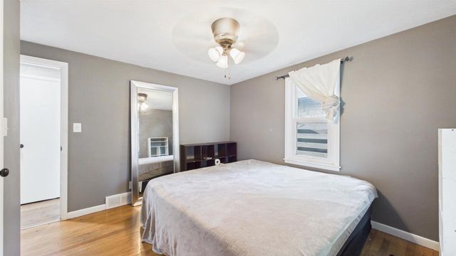919 N SHARON STREET, Appleton, WI 54914