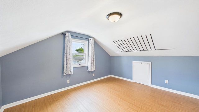 919 N SHARON STREET, Appleton, WI 54914
