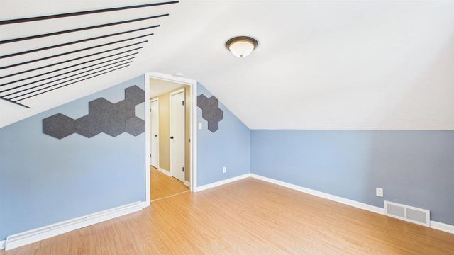 919 N SHARON STREET, Appleton, WI 54914