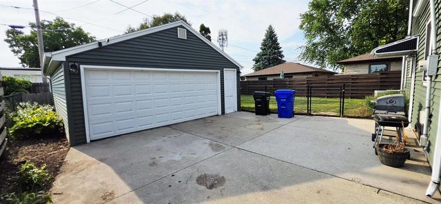 919 N SHARON STREET, Appleton, WI 54914