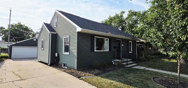 919 N SHARON STREET, Appleton, WI 54914