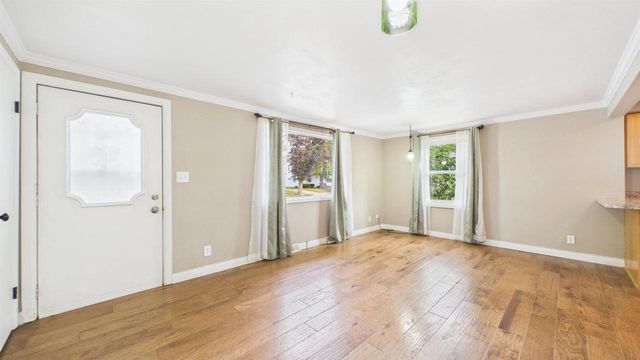 919 N SHARON STREET, Appleton, WI 54914