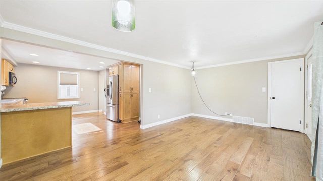 919 N SHARON STREET, Appleton, WI 54914