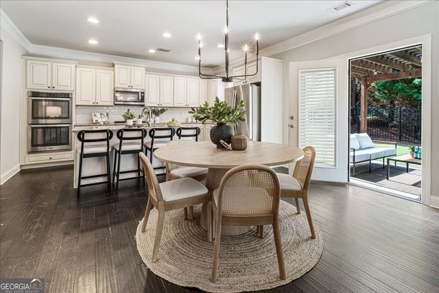 1305 Roswell Manor Circle, Roswell, GA 30076
