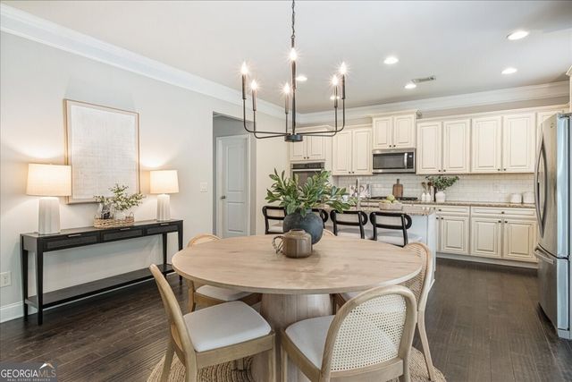 1305 Roswell Manor Circle, Roswell, GA 30076