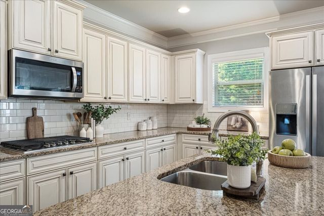 1305 Roswell Manor Circle, Roswell, GA 30076