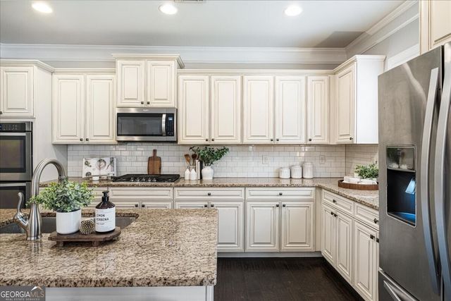 1305 Roswell Manor Circle, Roswell, GA 30076