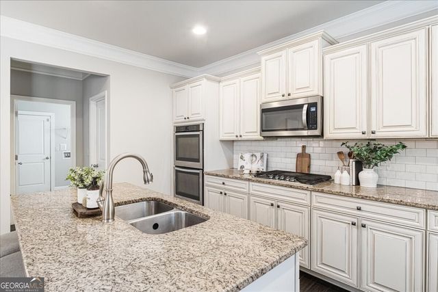 1305 Roswell Manor Circle, Roswell, GA 30076