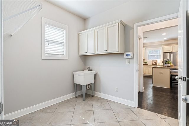 1305 Roswell Manor Circle, Roswell, GA 30076