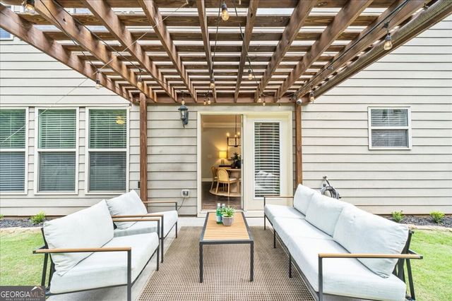 1305 Roswell Manor Circle, Roswell, GA 30076