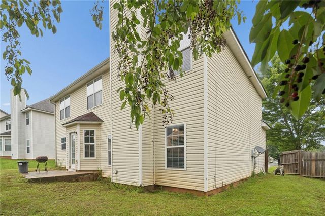 439 Lake Ridge Lane, Fairburn, GA 30213